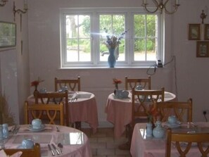 Desayuno (con cargo)