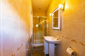 Habitación individual básica, baño privado (Room 7) | Baño