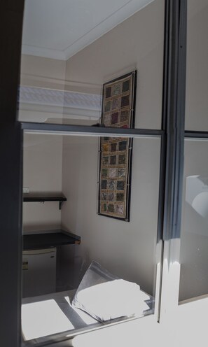 Family Room | Desk, free WiFi, bed sheets - Cambridge Lodge - Hostel (Stanmore)