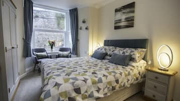 Individually decorated, individually furnished, laptop workspace