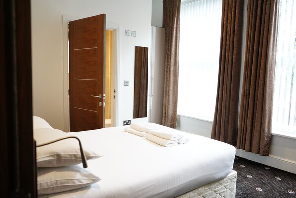 Standard Double Room, Ensuite