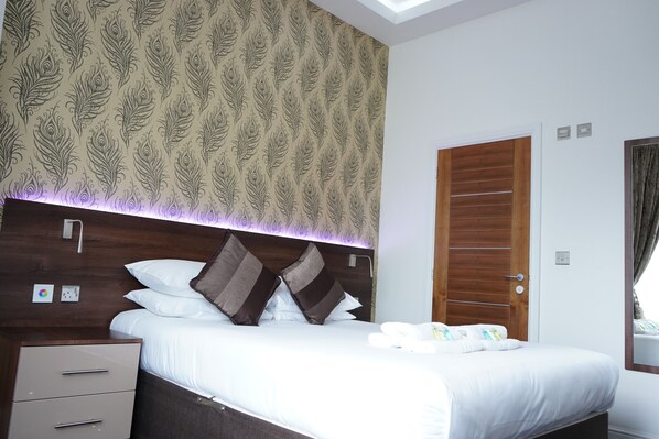 Executive Double Room, Ensuite (with bath and shower )
