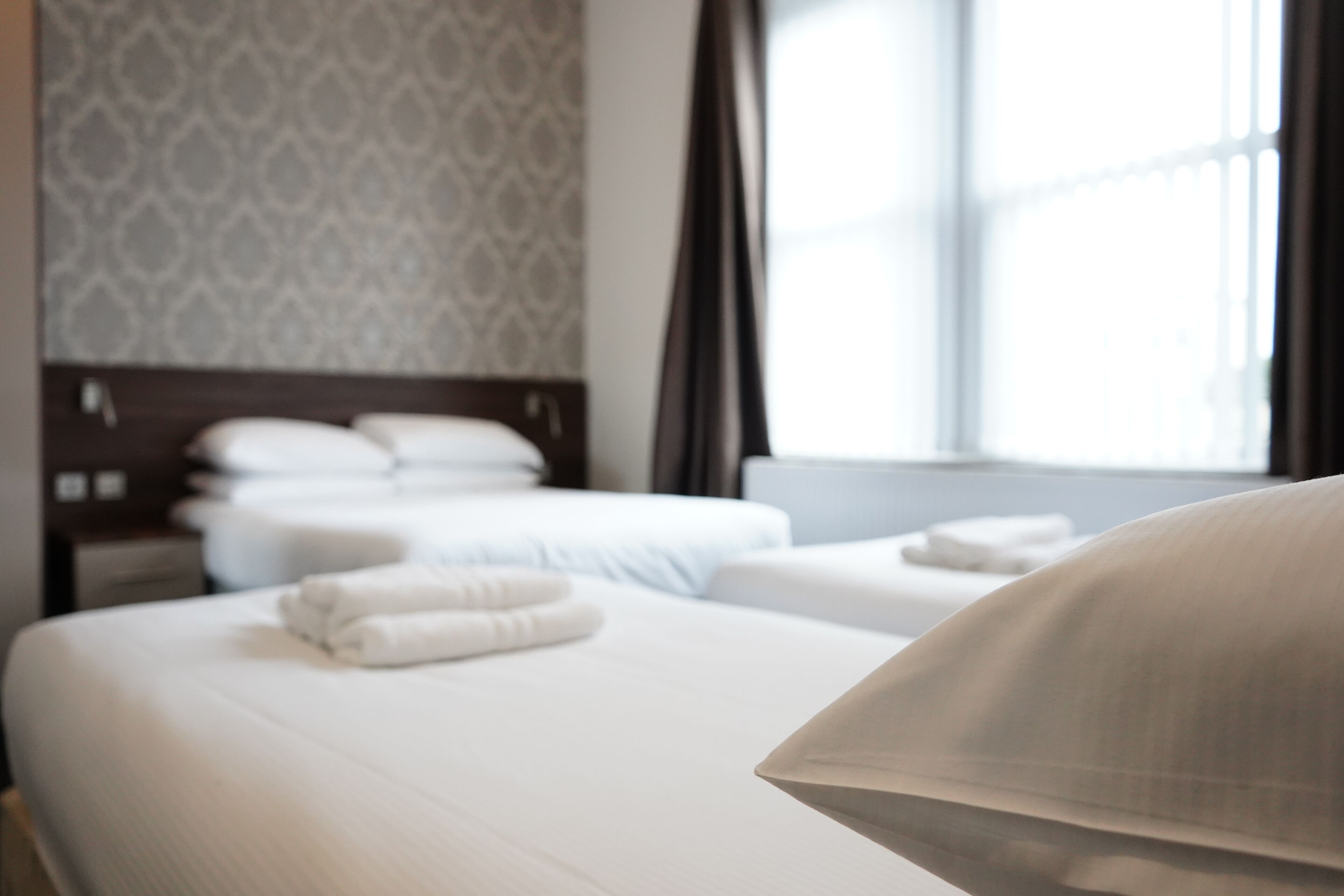 triple room, ensuite (2 adults & 2 children)