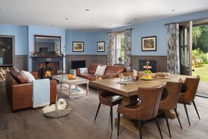 Superior Cottage, Ensuite (3 Bed-Stables-Stairs) | Lounge