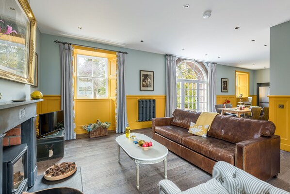 Superior Cottage, Ensuite (2 Bed-Stables-Stairs) | Shared kitchen