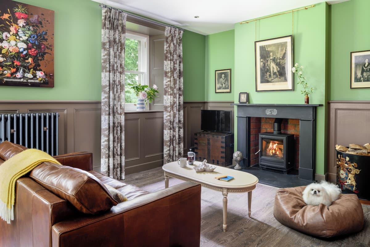 Superior Cottage, Ensuite (1 Bed-Stables-Stairs) | Lounge