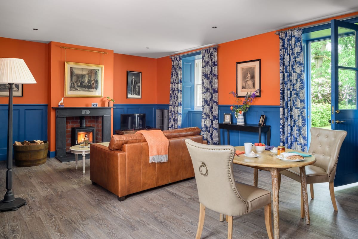 Standard Cottage, Ensuite (1 Bed-Stables-Stairs) | Lounge