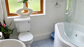 Chambre Double, bain Ă remous (Small) | Salle de bain
