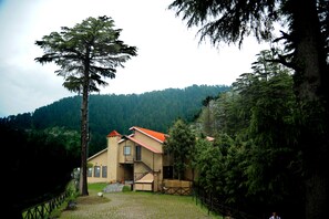 Front of property - Aamod Dalhousie (Dalhousie)