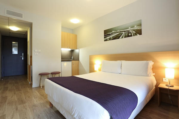 Premium bedding, individually decorated, individually furnished, desk