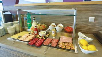Petit déjeuner buffet compris tous les jours