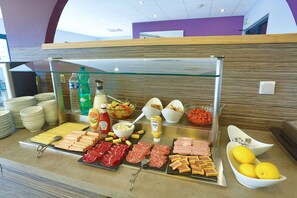 Petit déjeuner buffet compris tous les jours