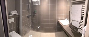 Shower, free toiletries, hair dryer, towels