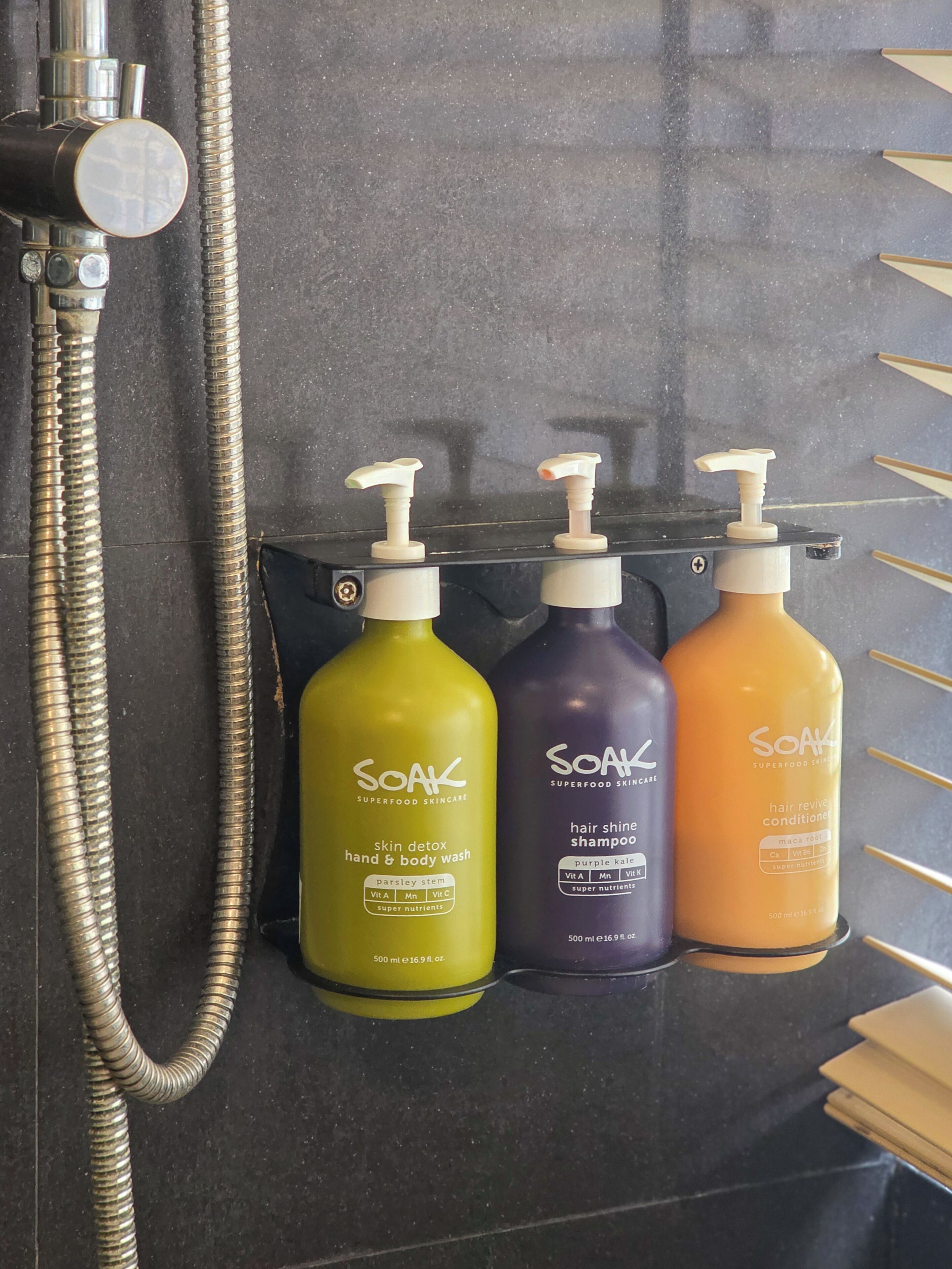 shower, rainfall showerhead, free toiletries, hair dryer