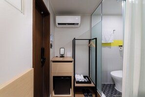 Basic Single Room | Desk, iron/ironing board, free WiFi - ZIYOLK MYEONGDONG (Seoul)