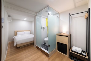 Desk, iron/ironing board, free WiFi