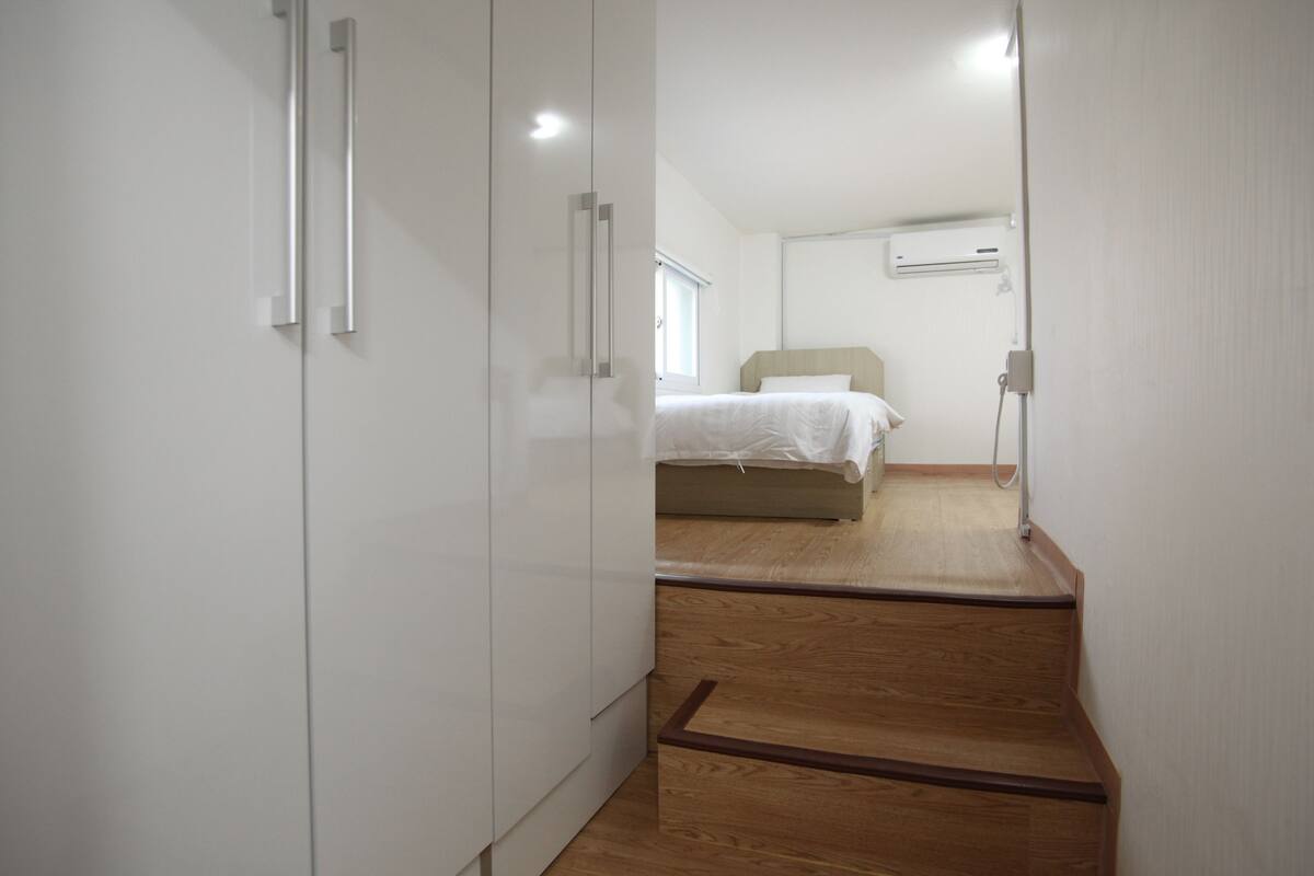 Chambre Triple, salle de bains commune