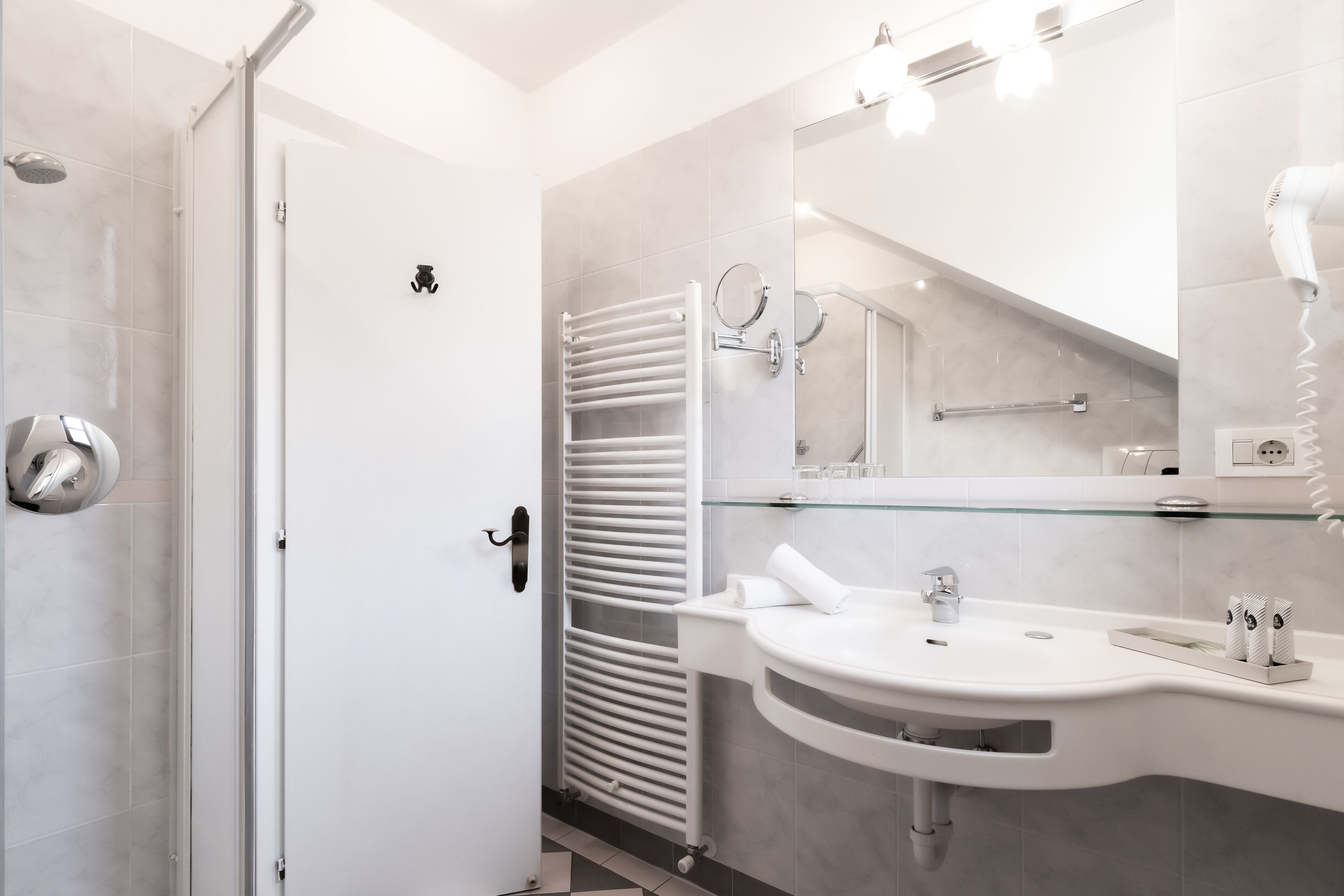 standard triple room, mountain view | bathroom | shower, free toiletries, hair dryer, towels