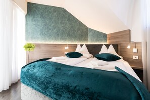 Kahden hengen comfort-huone | Tallelokero huoneessa, yksilöllisesti sisustettu