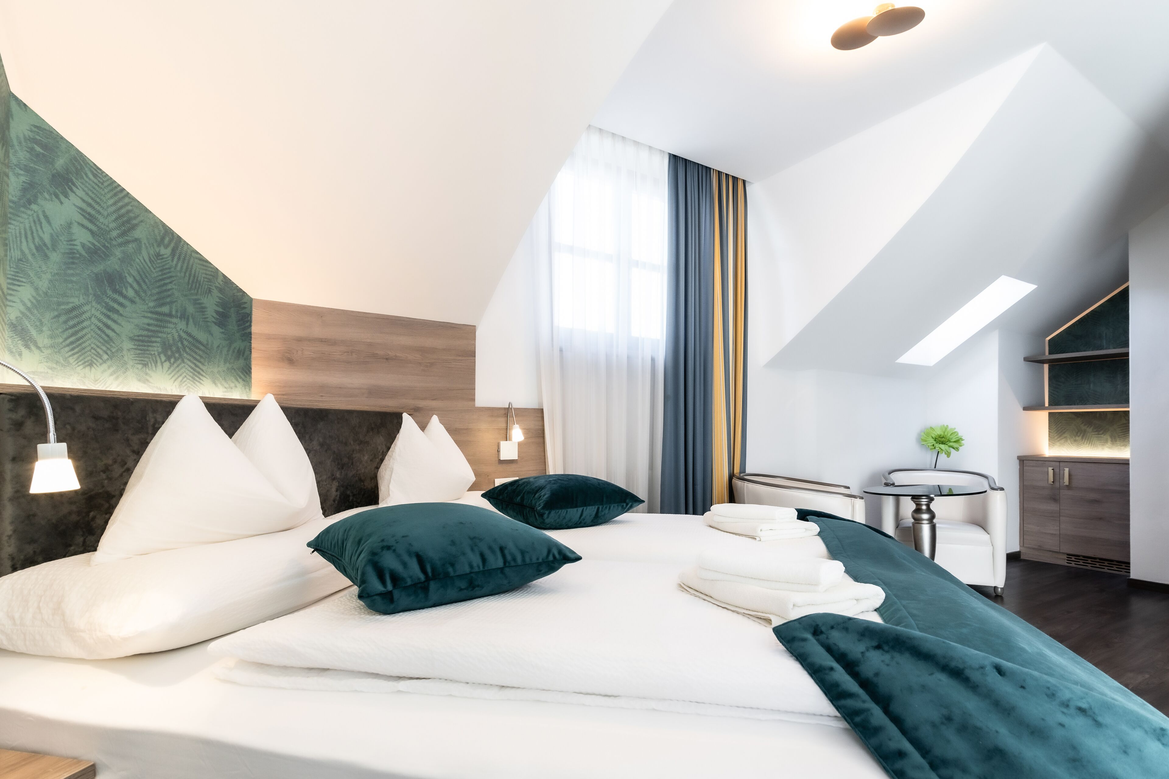 comfort double room | in-room safe, individually decorated, individually furnished, desk