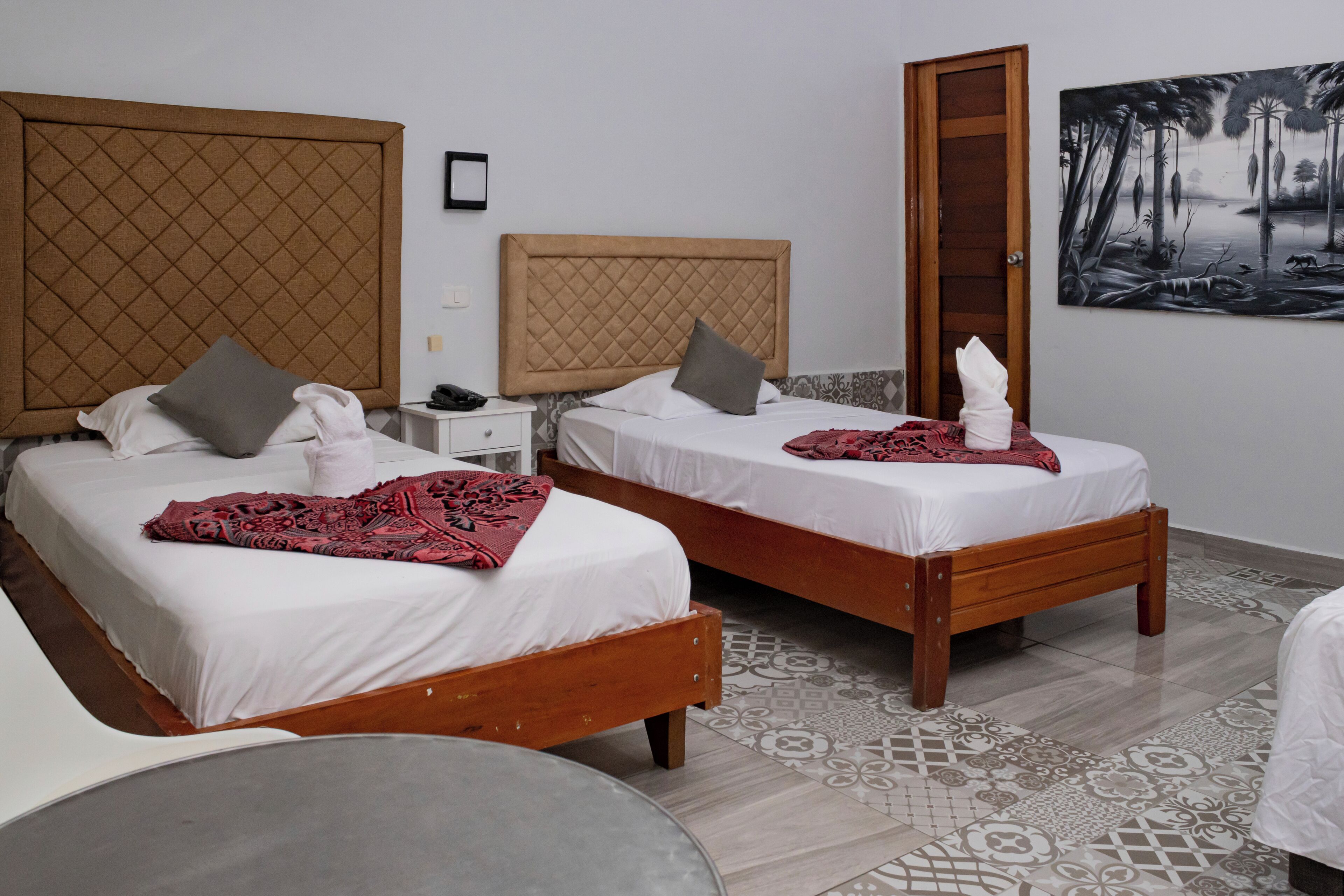 standard twin room | 1 bedroom, down duvets, in-room safe, desk