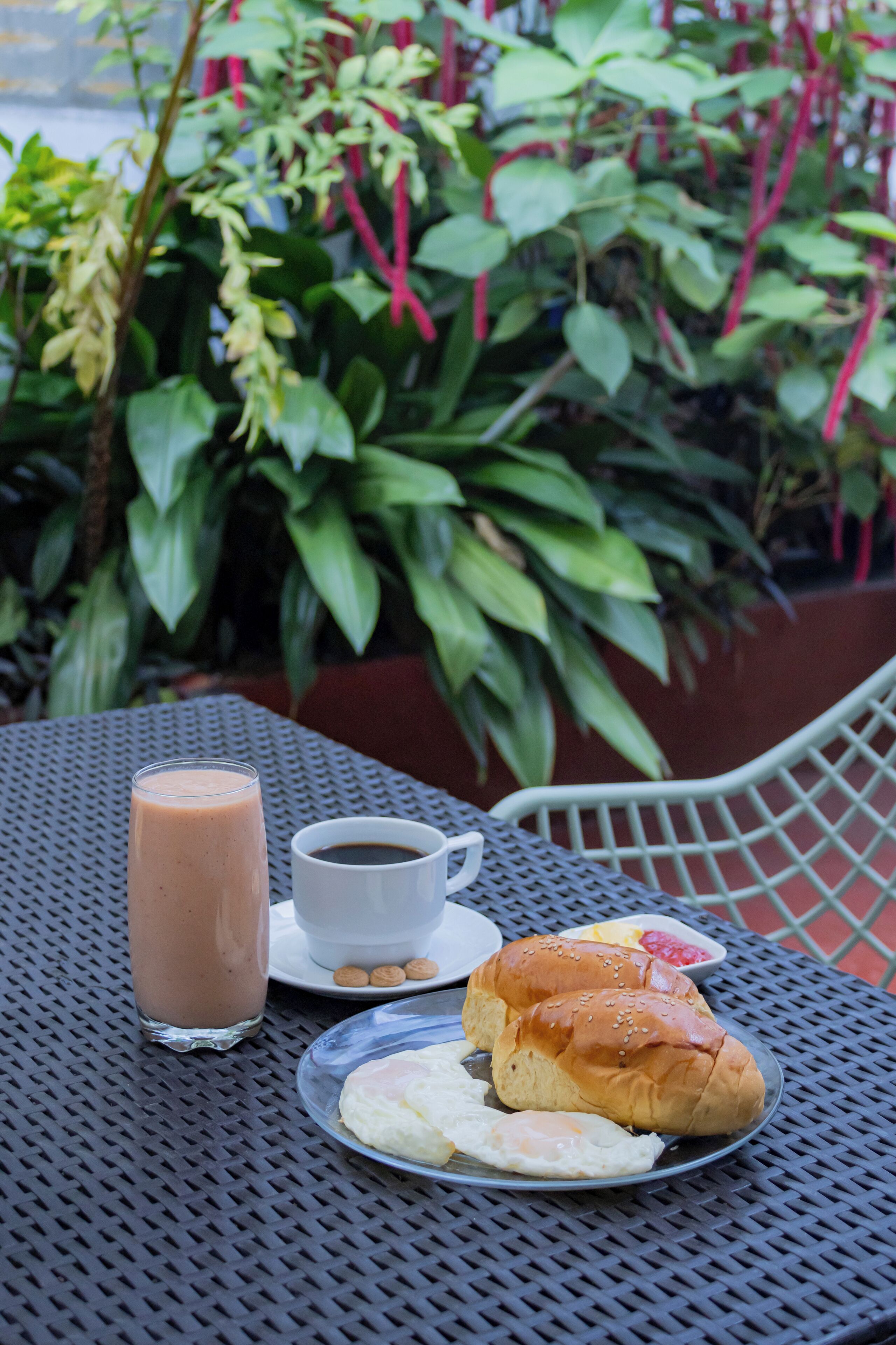 daily continental breakfast (usd 5 per person)