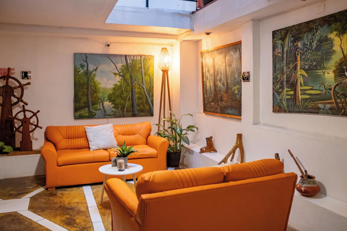 35-inch flat-screen tv with cable channels