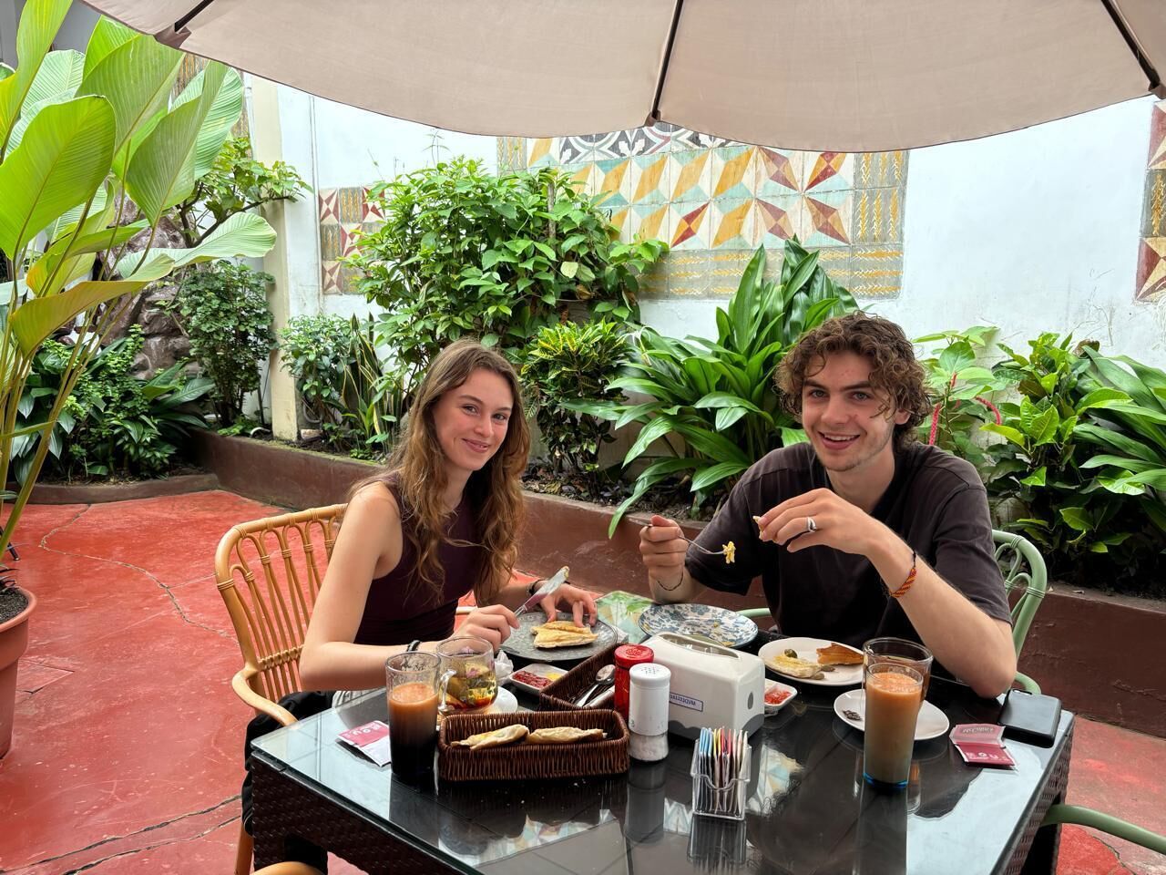 35-inch flat-screen tv with cable channels