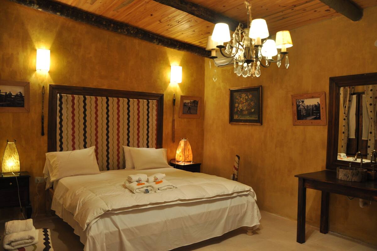 Blackout curtains, free WiFi, bed sheets, wheelchair access