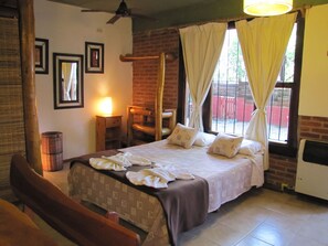 In-room safe, cots/infant beds, free WiFi - Loma Escondida Apart Cabañas y Spa (Villa Gesell)