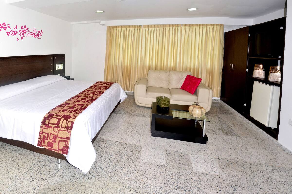 Standard Triple Room | Premium bedding, in-room safe, desk, rollaway beds (free)