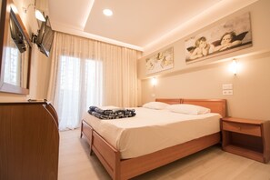 Apartment, 1 Double or 2 Twin Beds | 1 bedroom, premium bedding, in-room safe, blackout drapes - Alkionis Studios (Kassandra)