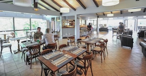 Food court