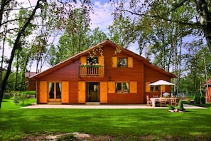 Desk, iron/ironing board, cots/infant beds, free WiFi