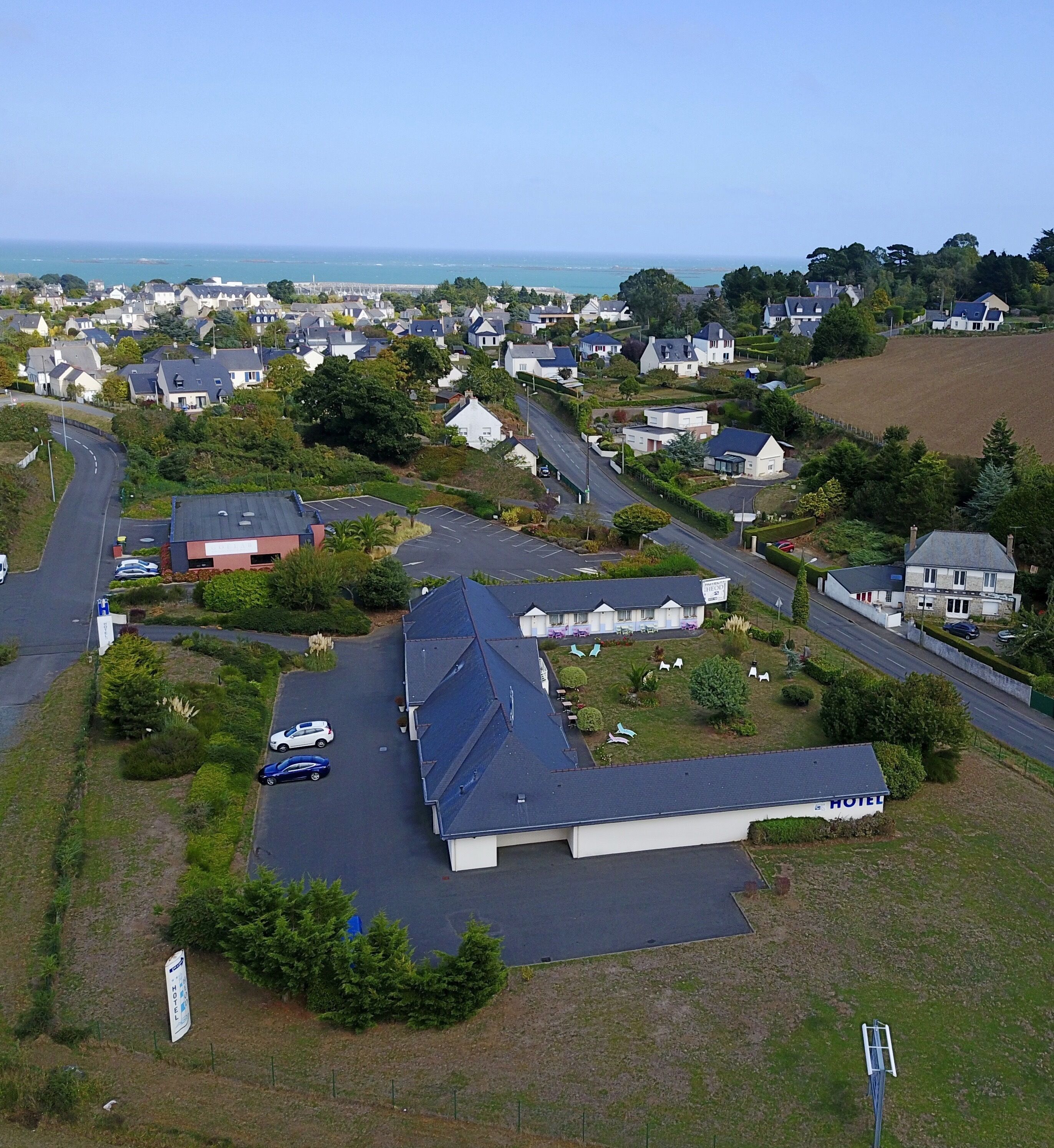 靠近海滩、2 间海滩酒吧