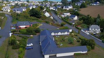 Beach nearby, 2 beach bars