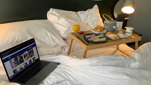 Classic Double Room | Desk, laptop workspace, blackout drapes, soundproofing - Hotel Heod (Binic-Etables-sur-Mer)