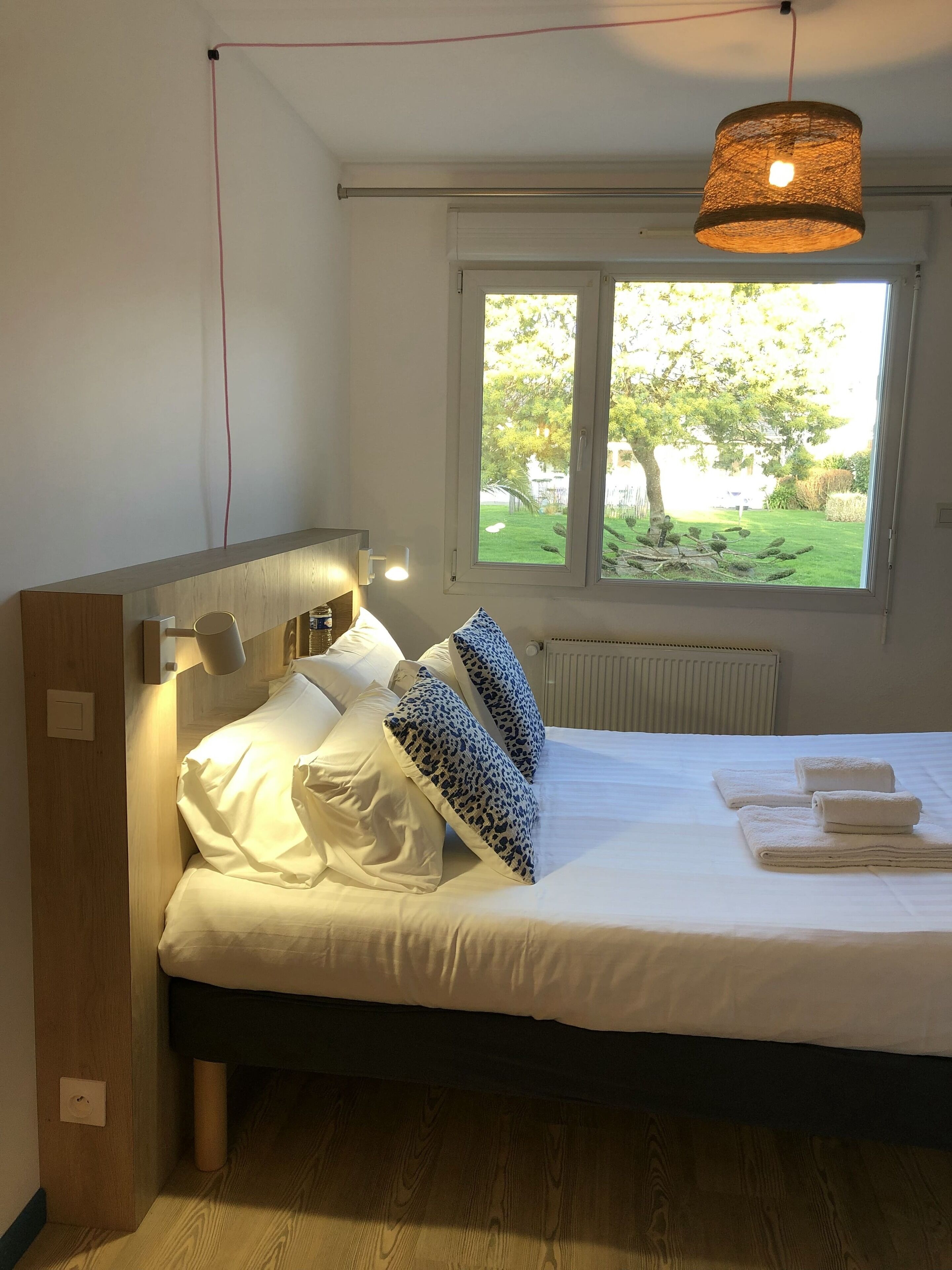 Matelas mémoire de forme, ameublement personnalisé, bureau