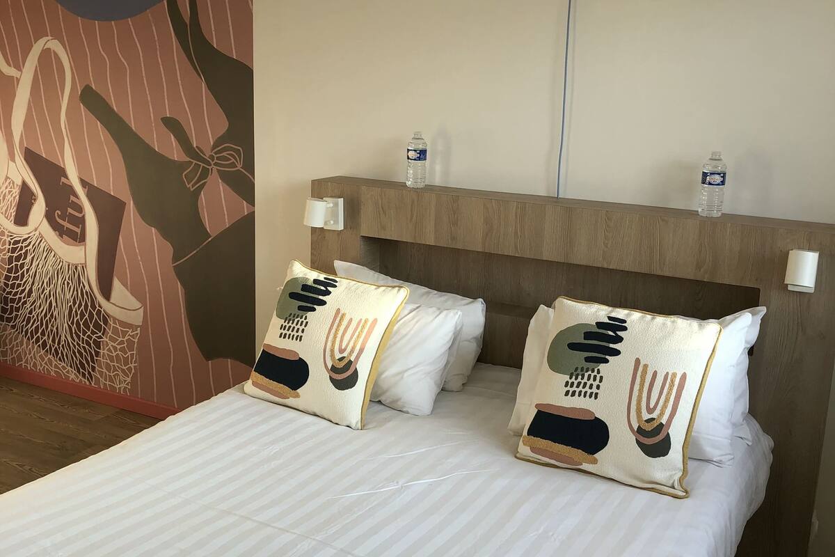 superior double room, 1 queen bed, non smoking, garden view | 1 bedroom, memory-foam beds, individually furnished, desk