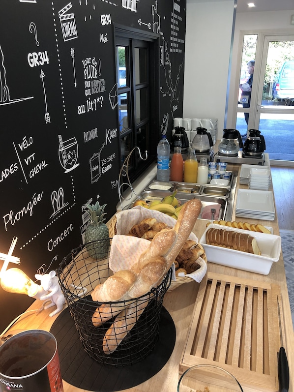 Frokostbuffé hver dag (EUR 12 per person)