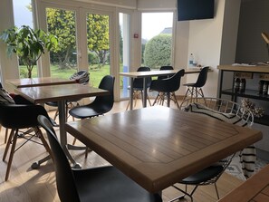 Daily buffet breakfast for a fee - Hotel Heod (Binic-Etables-sur-Mer)