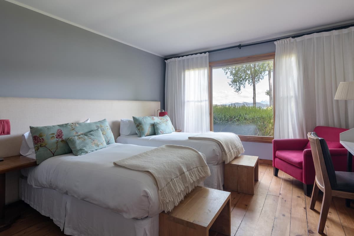 Draps en coton égyptien, minibar, coffres-forts dans les chambres