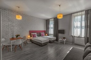 Studio (for 4 people) | Wohnzimmer | Flachbildfernseher