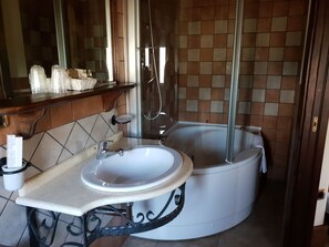 Suite, Jetted Tub | Bathroom - Relais il Mulino (Corigliano-Rossano)