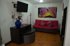 Télévision LCD de 32 pouces avec chaînes par câble, télévision