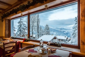 Frokost og middag serveres, italienske retter