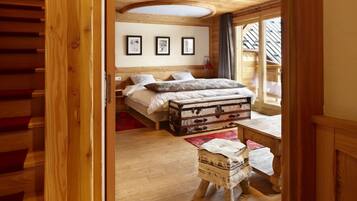 Suite Duplex Ecrin | Literie de qualité supérieure, coffres-forts dans les chambres, bureau