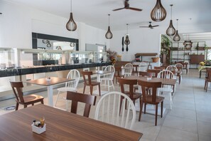 Breakfast, lunch, dinner served; Mediterranean cuisine 