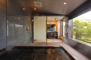 套房, 非吸煙房 (with Silver hot springs) | 浴室 | 免費盥洗用品、吹風機、拖鞋、坐浴桶