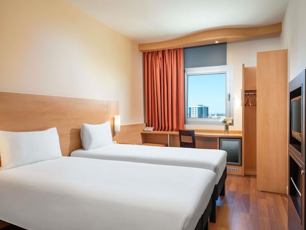 Room, 2 Single Beds | In-room safe, desk, soundproofing, free WiFi